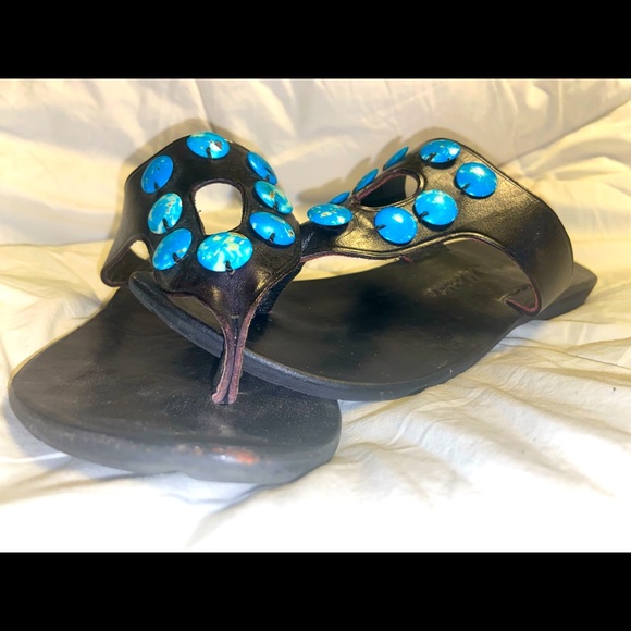 Sandle - Picture 1 of 6